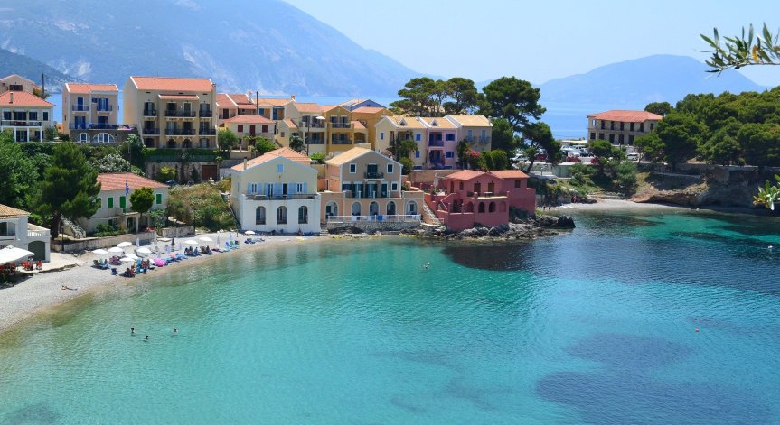 Българи и румънци масово резервират почивки в Гърция