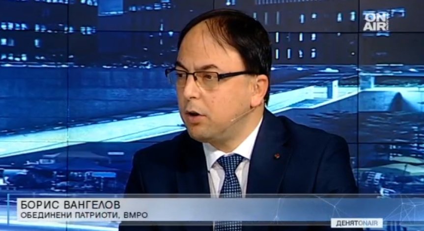 Роми пребиха военнослужещ: Каракачанов зове за мерки спрямо етноса