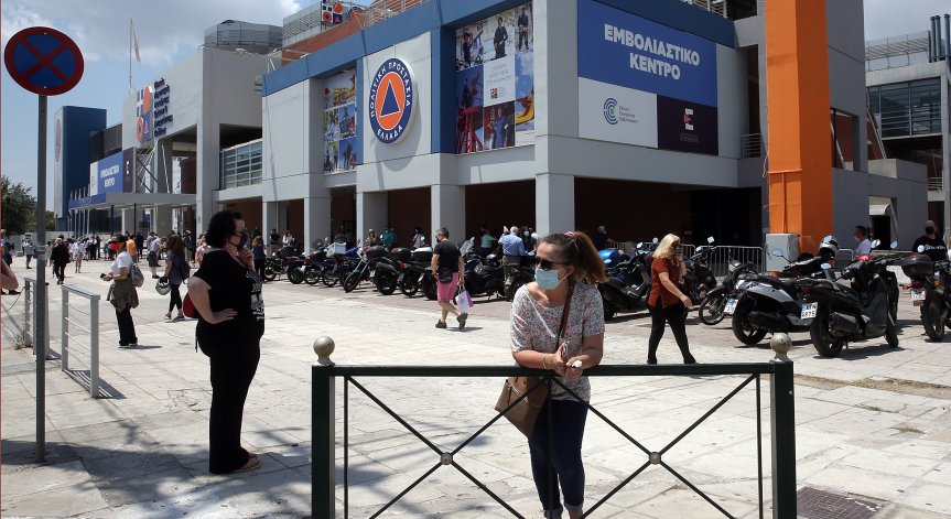 Гърция разхлабва мерките: В заведенията отново ще бъде позволена музиката