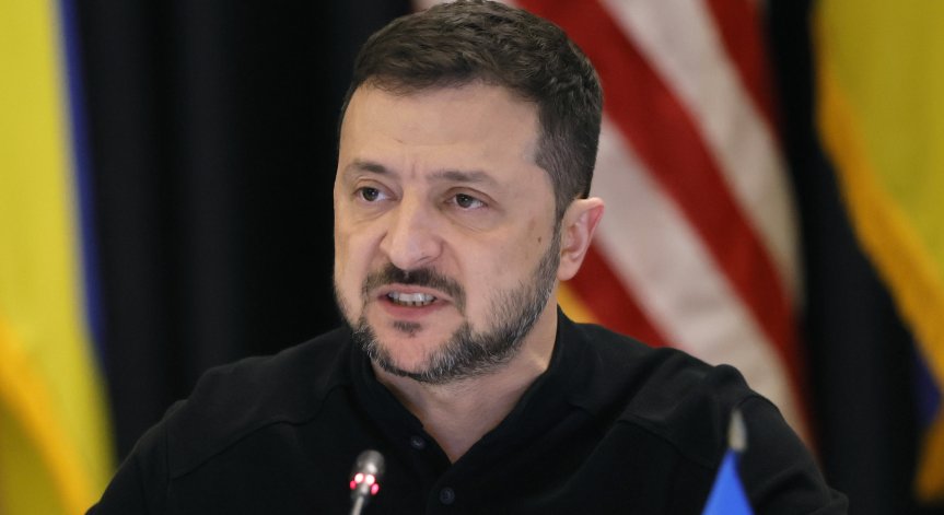 Противодейства се на предателите и на различните схеми, обяви Зеленски.