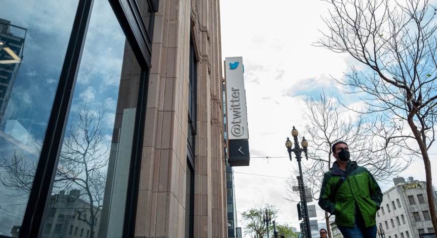 Мъск спира сделката за Twitter заради фалшивите акаунти в мрежата
