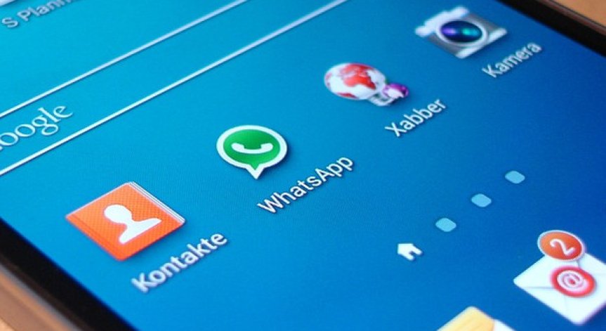 WhatsApp залага на QR код и на анимирани стикери