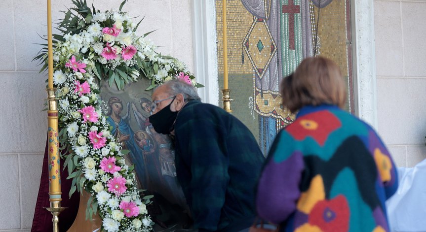 Гръцки епископи: Затворените църкви са заплаха за вярващите