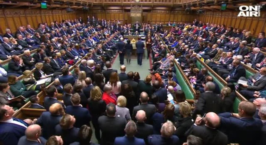 Вотът по Brexit приключи с призив към Мей да предоговори условията