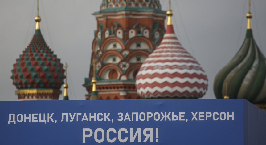 Путин ликува - пищна церемония в кремълския дворец и концерт в чест на анексираните територии