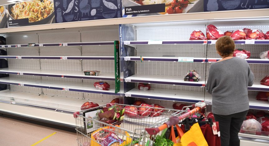 Великобритания призова гражданите си да се запасят с консерви и вода