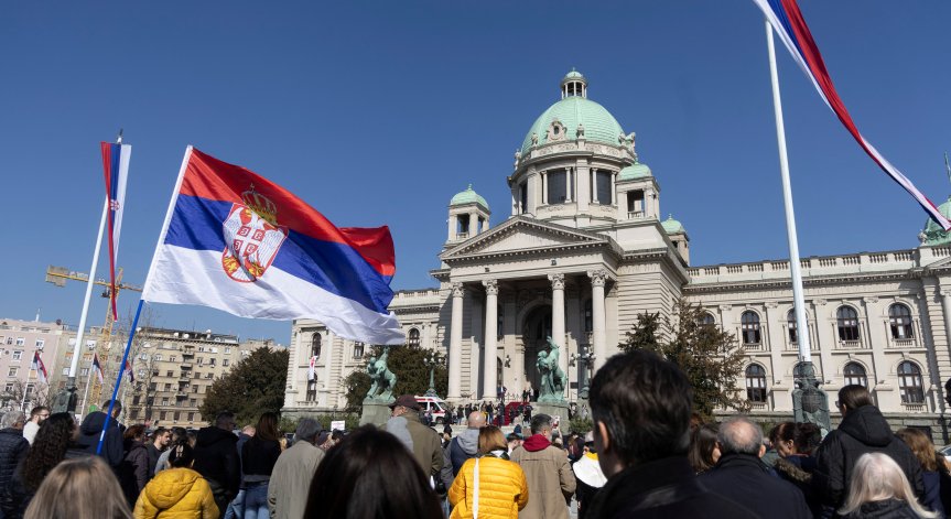 Премиерът Милош Вучевич се оттегли от поста си още на 28 януари.
