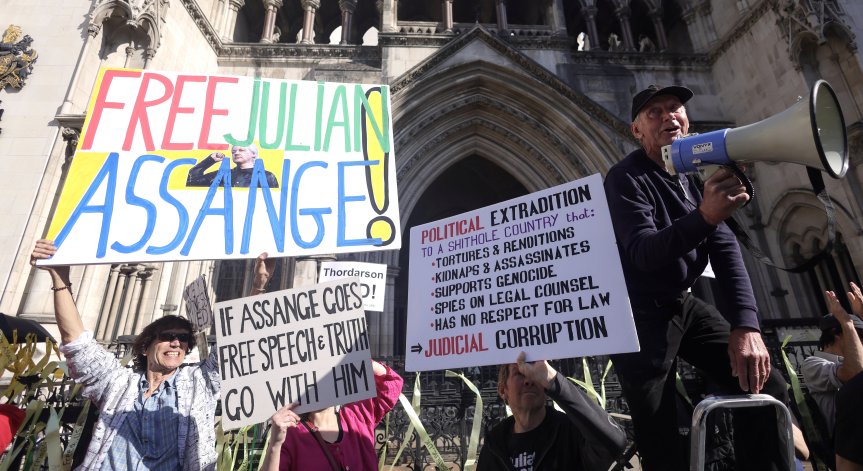 Джулиан Асанж получи право да обжалва екстрадицията си в САЩ