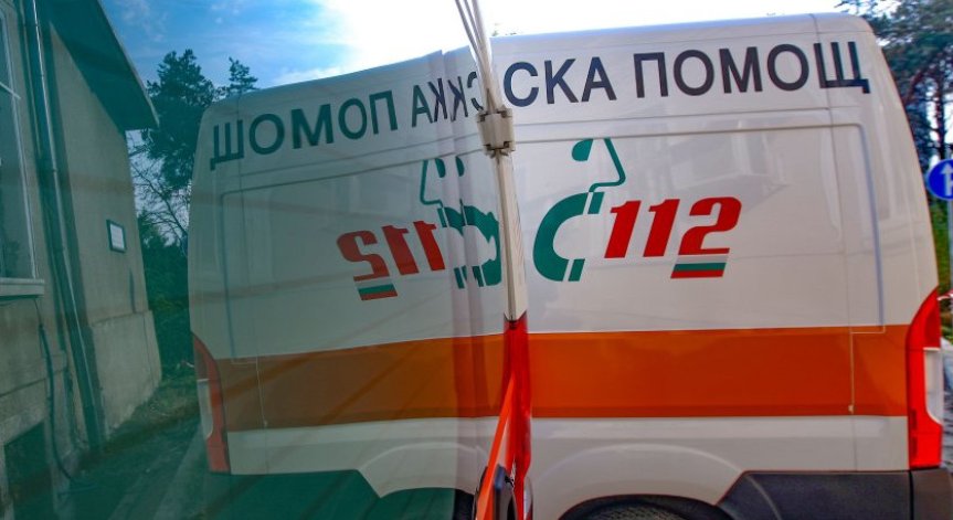 Майка и 2-месечното ѝ бебе са в реанимация след катастрофа край Шумен