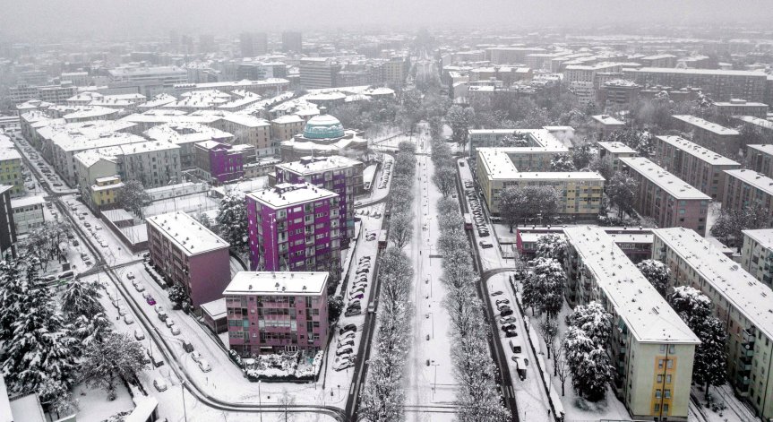 Обилен снеговалеж взе жертви и затрудни трафика в Италия