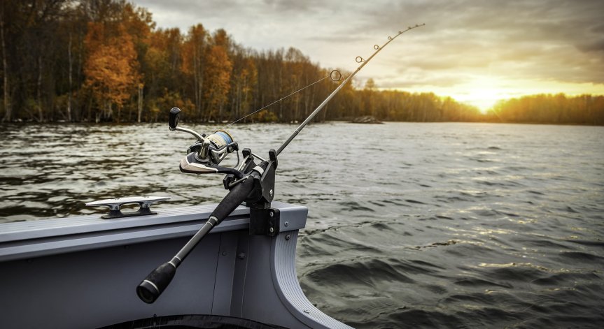 Нито следа от изчезналите рибари край Бургас, издирването им продължава