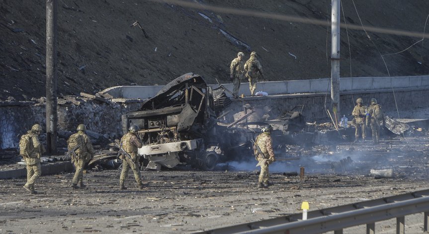 Руски войски разрушиха бетонна стена, спираща доставките на прясна вода за Крим