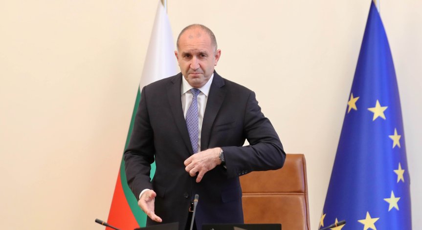 Радев назначи шестима нови заместник-министри