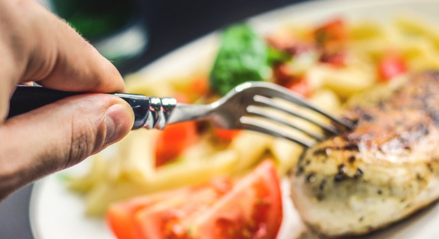 След проверките на БАБХ в зимните курорти: 1 акт, 11 предписания, 9,300 кг месо без документи