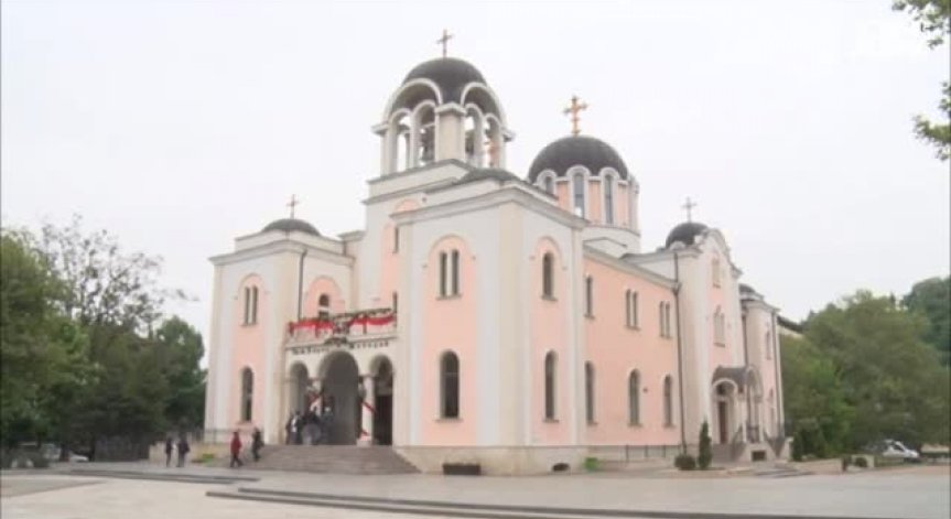 Осветиха първата нова катедрала от близо век насам