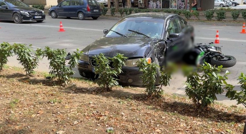 Инцидентът е станал на централен булевард в града. 