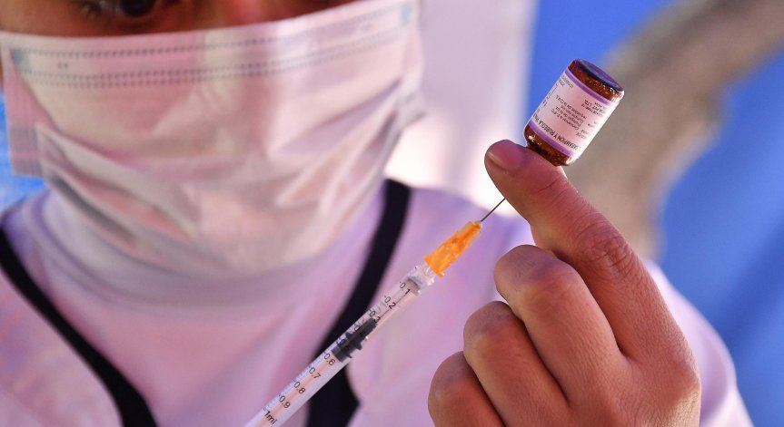 Тестовете на ваксината продължават.