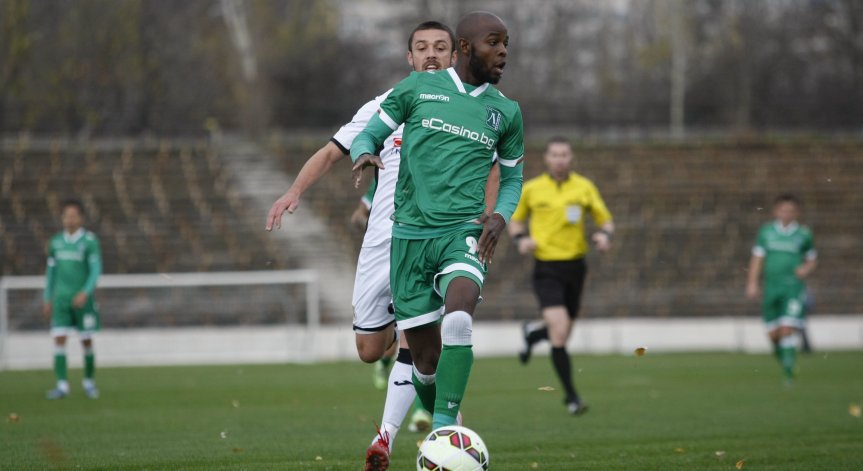 Лукоки бил в болница след побой, ампутирали му крака, сърцето му спряло