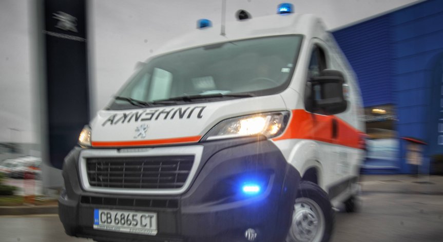 Бус се вряза в колата на певицата Глория