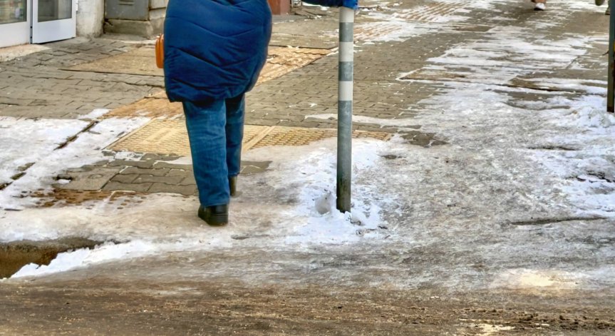 След първия сняг в София 46 глоби за непочистени тротоари