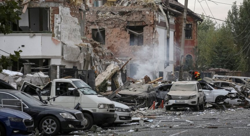 Руски дронове убиха семейство с две деца в Украйна