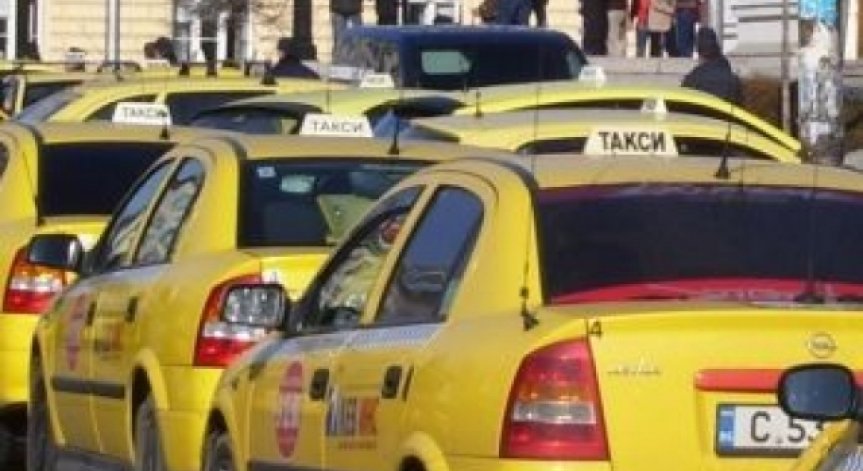 Шофьори на таксита ще бъдат обучавани по програмата за парамедици на БЧК