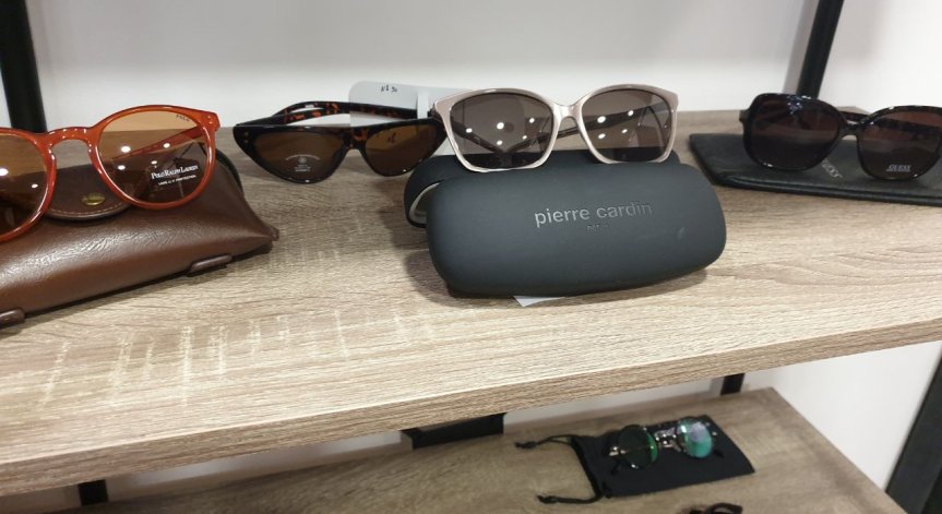 Спецакция във Велико Търново, иззеха над 2000 менте чанти, дрехи и аксесоари 