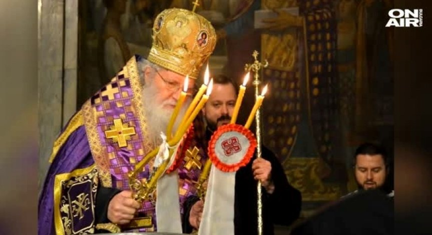 Патриарх Неофит е приет в болница в столицата