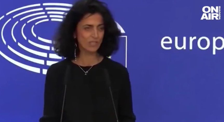 Откриха 280 000 евро в брой в дома на сина на евродепутата Мария Арена