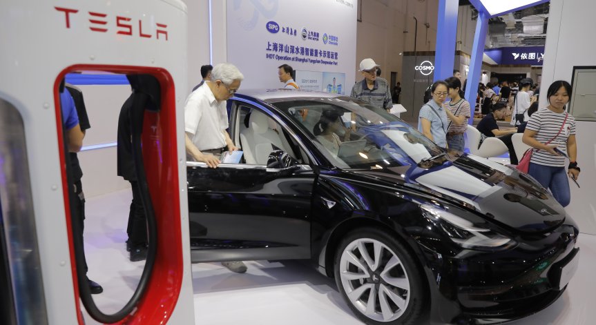 Tesla обмисля използването на по-евтини батерии без кобалт