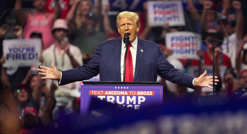 Тръмп е заплашил основателя на Facebook Марк Зукърбърг с доживотен затвор.