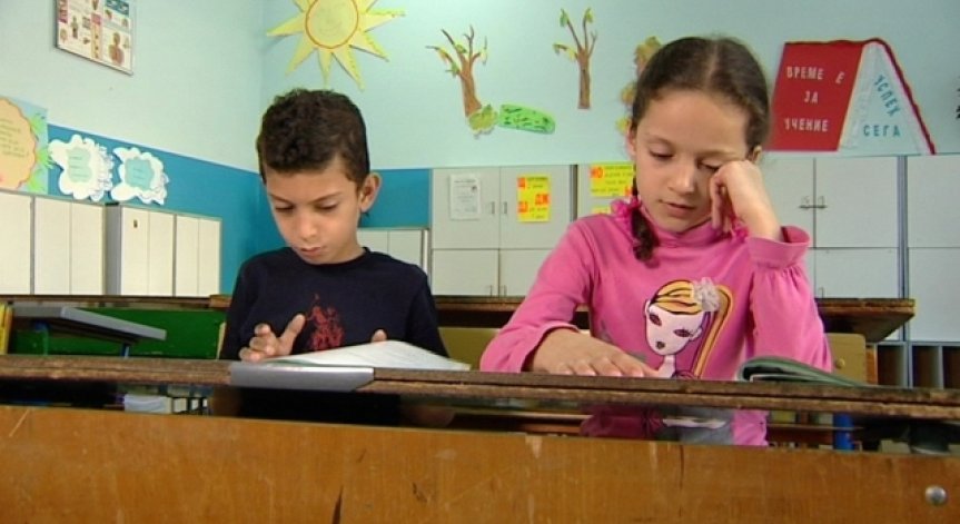 Повече от 16 хил. семейства са поискали помощ за първокласници