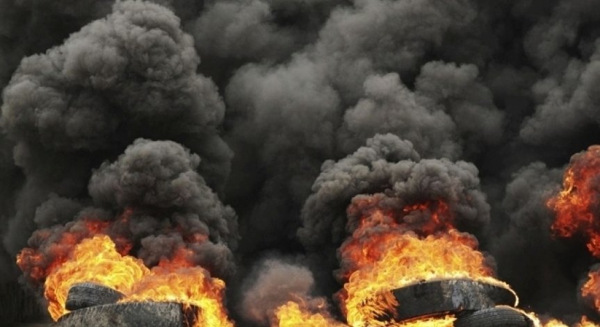 Десетки ранени при взривове в Багдад