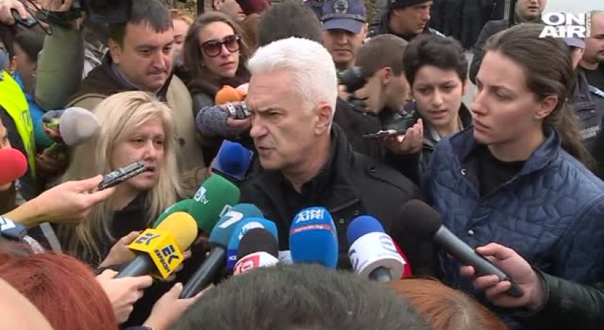 Сидеров и Чуколов бяха конвоирани до Националната следствена служба