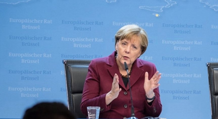 Меркел описа кризата с мигрантите като исторически тест за Европа