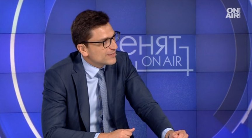 Сабрутев: Гюров ще бъде прекрасен президент, Йотова е секретарка на Радев