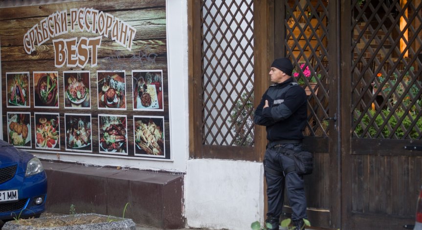 Претърсиха две столични заведения заради пране на пари и нелегални цигари