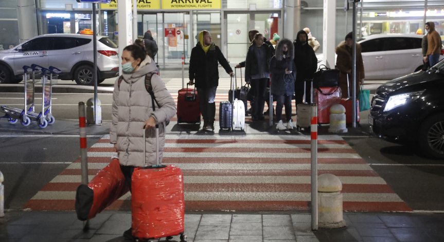 Украйна призова гражданите си незабавно да напуснат Русия