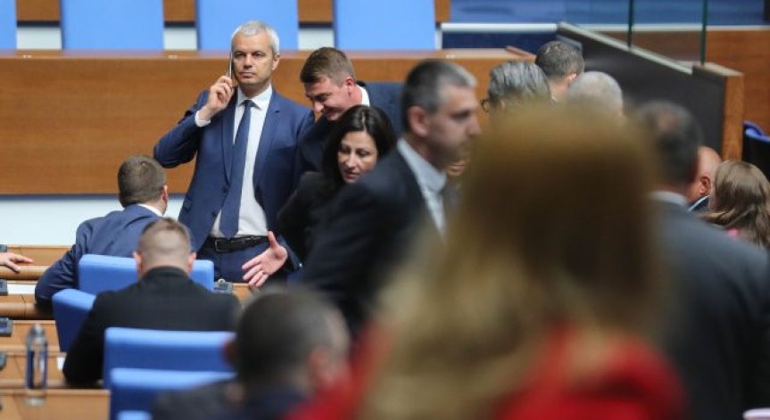 Това е последното заседание на депутатите преди началото на предизборната кампания.