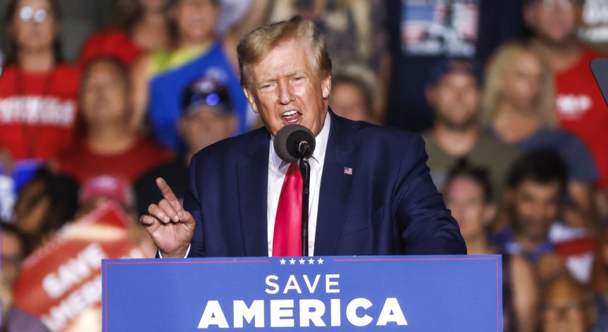 Тръмп: ФБР може да е подхвърлило улики по време на обиските