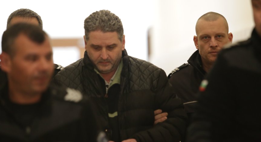 Окончателно: Полицаят, обвинен за убийството на психолога Владимиров, остава в ареста