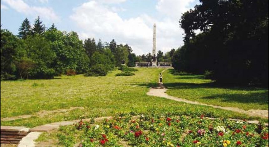 Внимавайте: Настана време за високи треви и кърлежи!