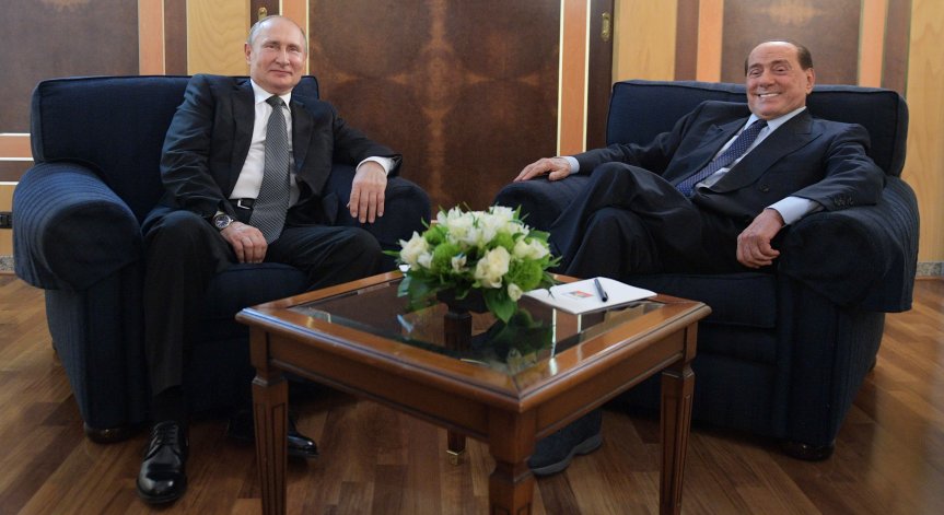 ЕК: Подарената водка от Путин на Берлускони нарушава санкциите