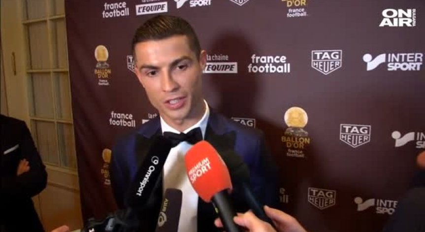 Кристиано Роналдо грабна Златната топка за пети път!