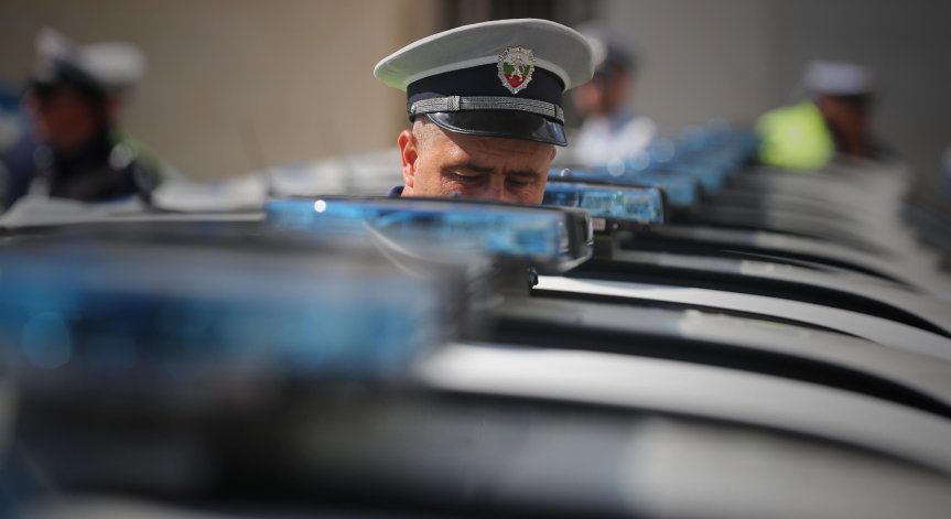 Шофьор изуми полицаи с 3,2 промила алкохол и коктейл от наркотици, взеха му колата