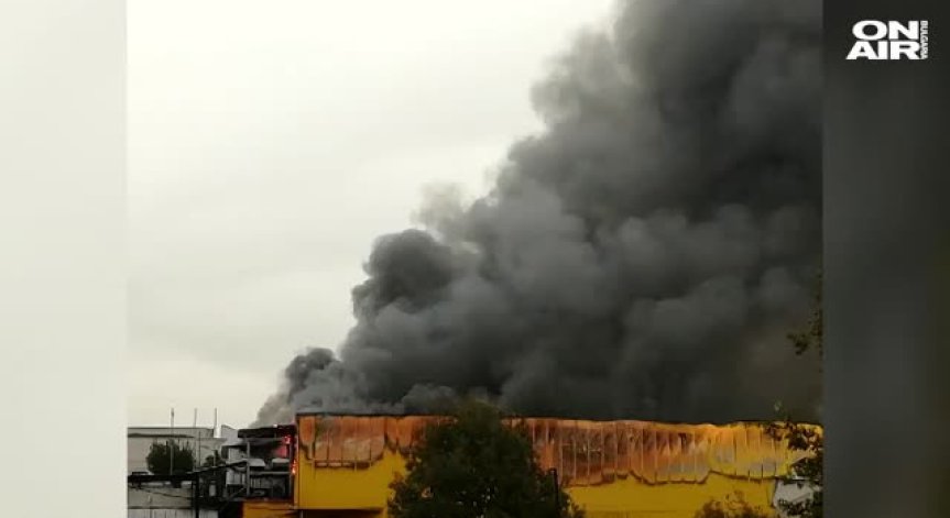 Пожар горя във фабрика за пилешко в Плевен