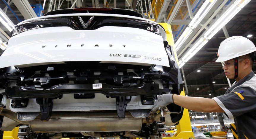 Служители на General Motors напуснаха работните си места за 10 часа