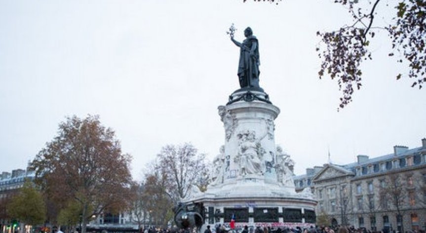 Седмица на почит в Париж