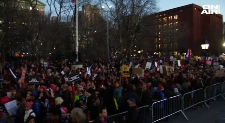 Жени на протестни шествия в различни точки от света