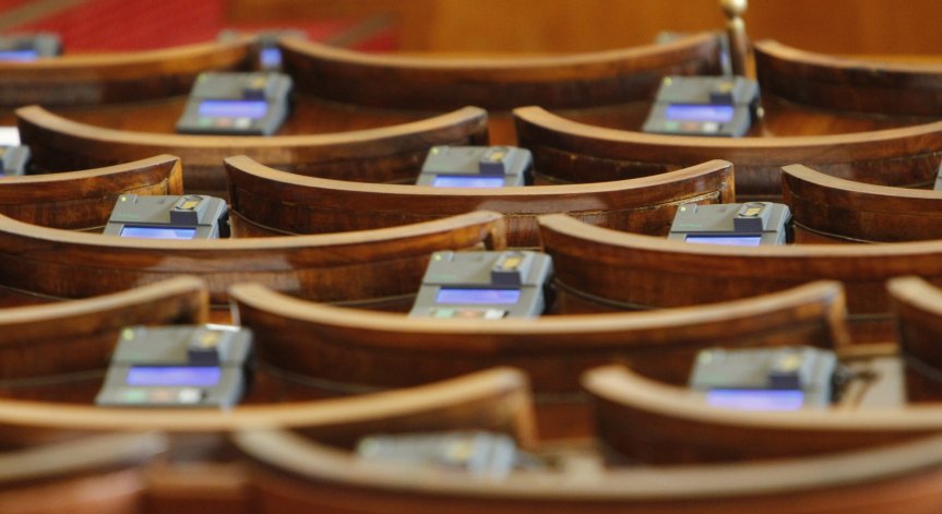 Бюджет 2017 влиза ударно в парламента